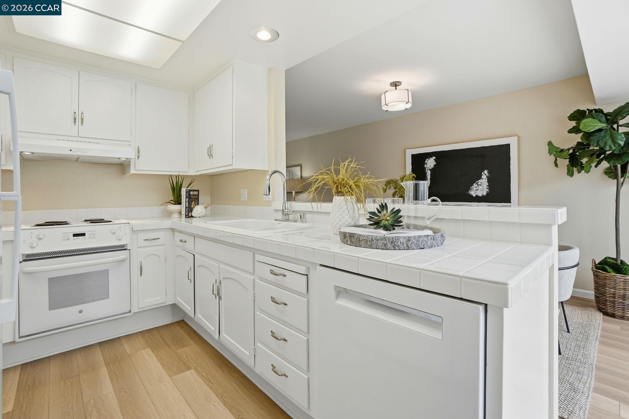 2425 Pine Knoll Dr # 1