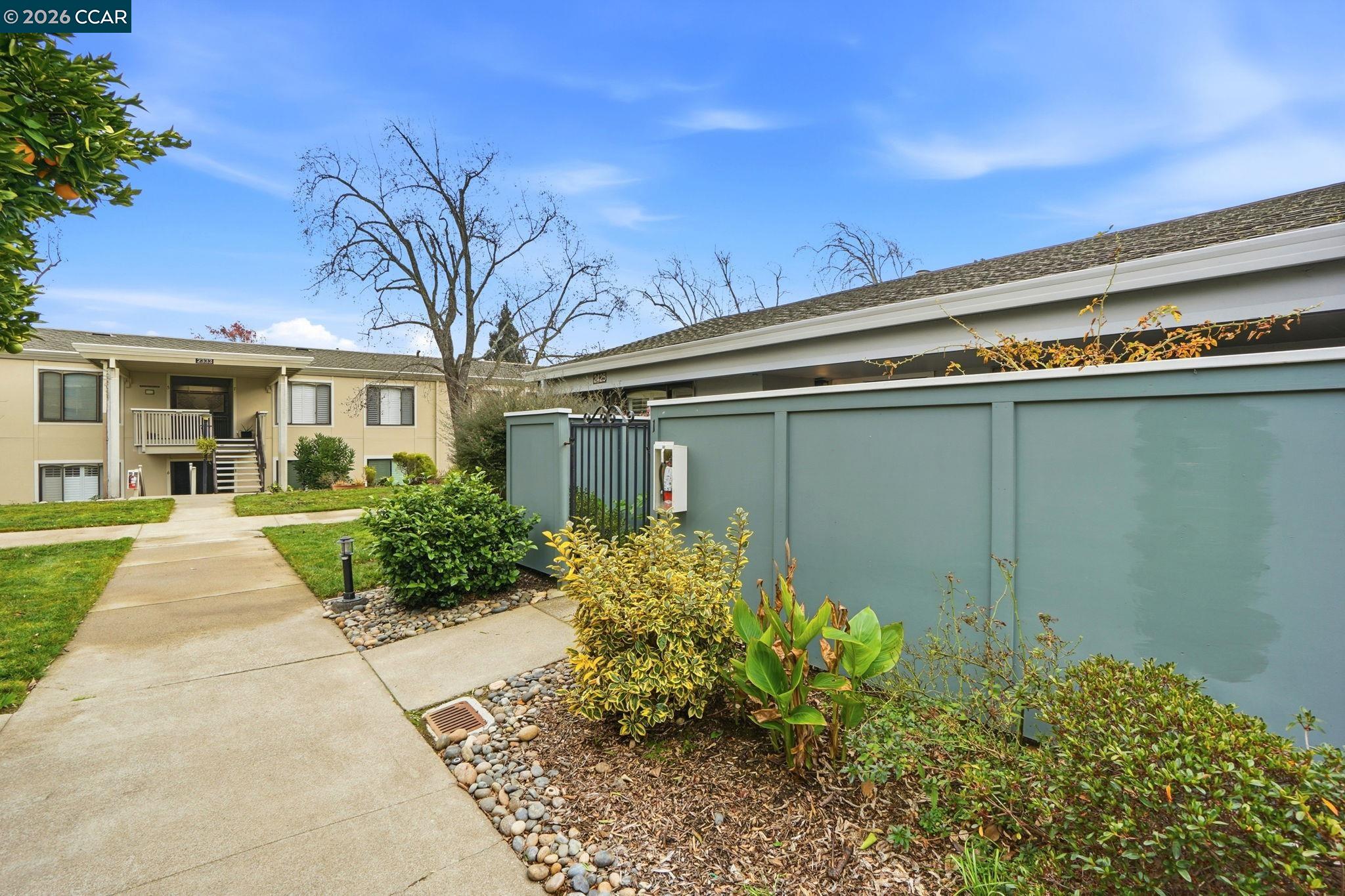 2425 Pine Knoll Dr # 1