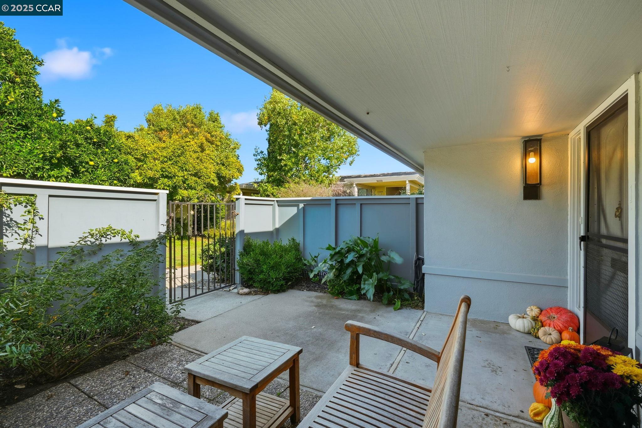 2425 Pine Knoll Dr # 1