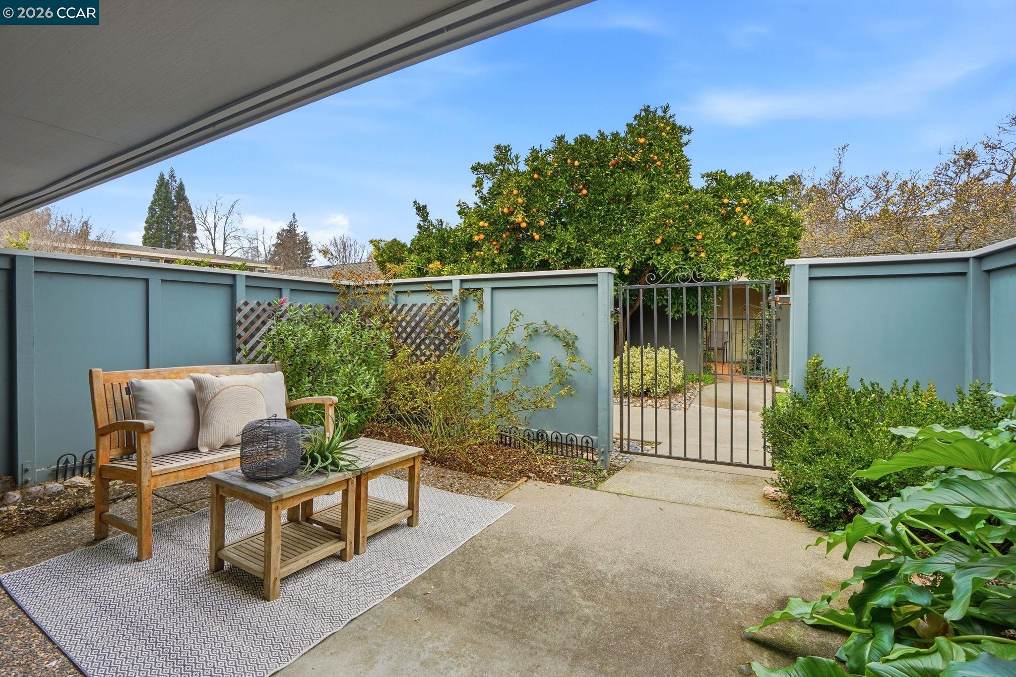 2425 Pine Knoll Dr # 1