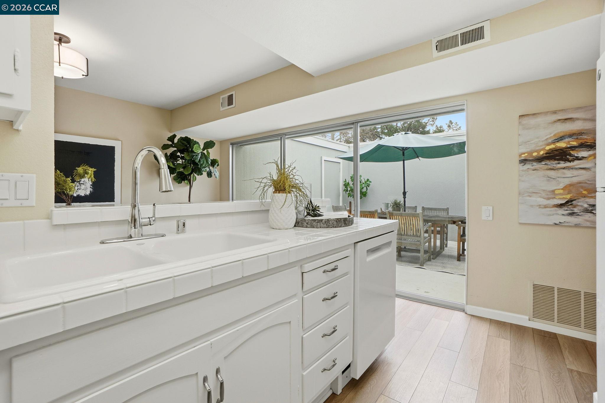 2425 Pine Knoll Dr # 1