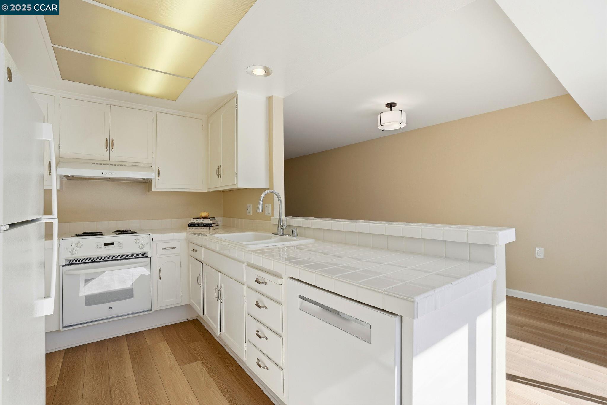 2425 Pine Knoll Dr # 1