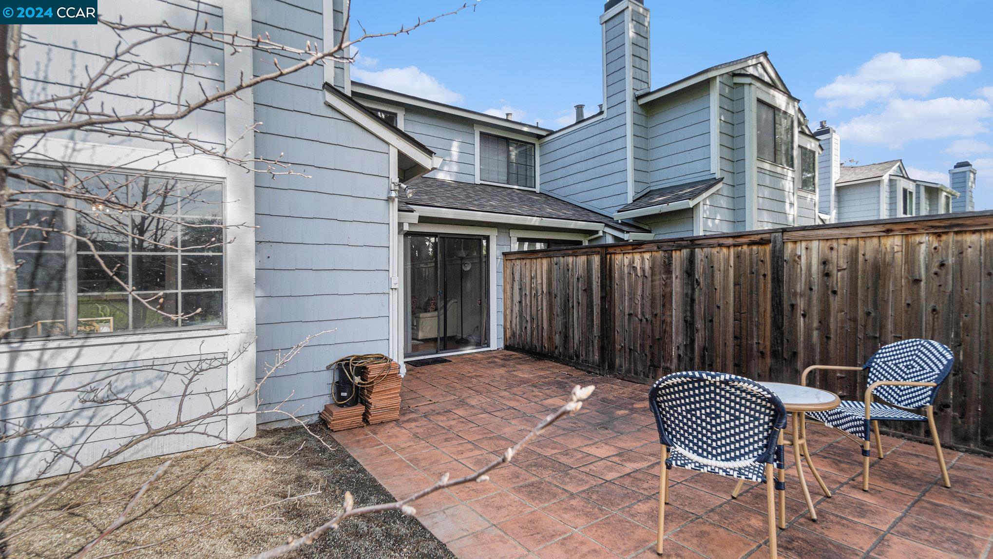 1322 Black Oak Ct