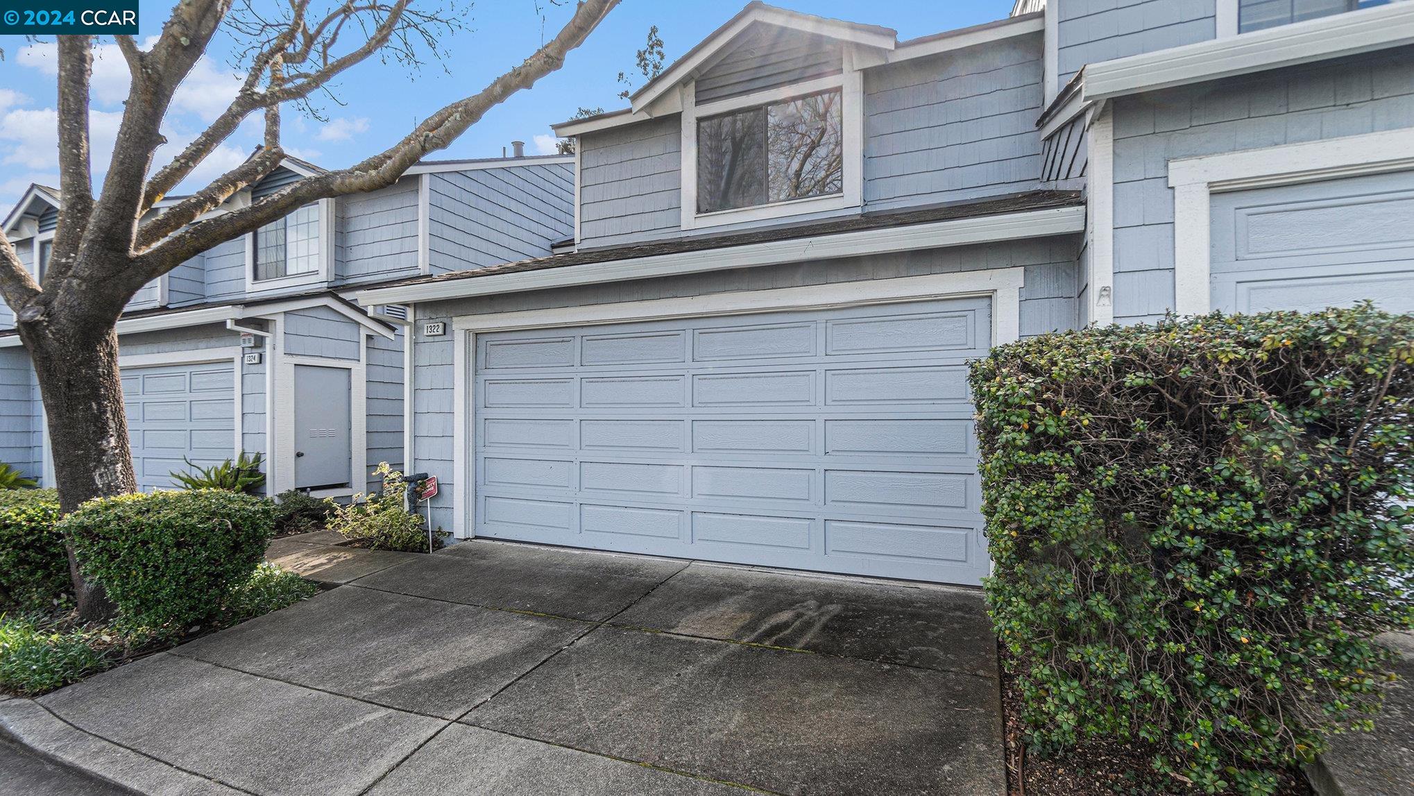1322 Black Oak Ct