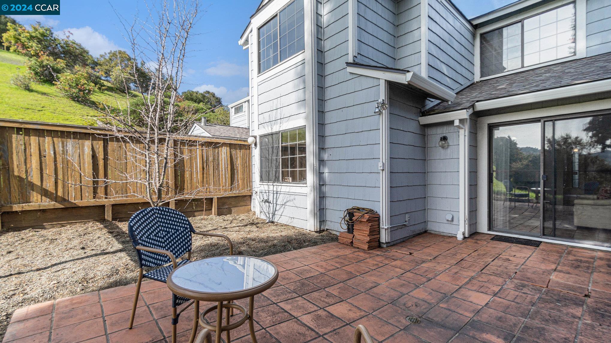 1322 Black Oak Ct