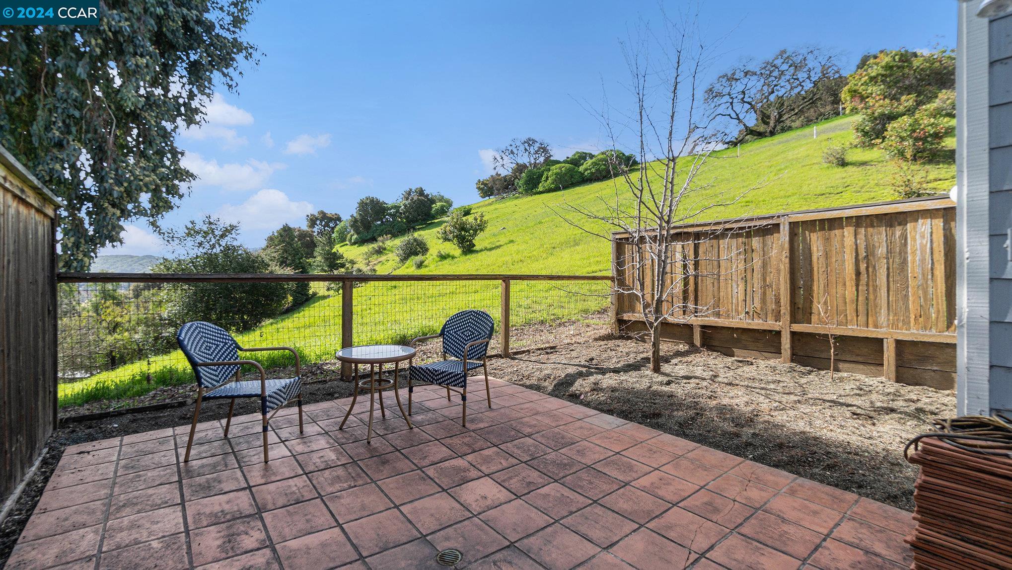 1322 Black Oak Ct