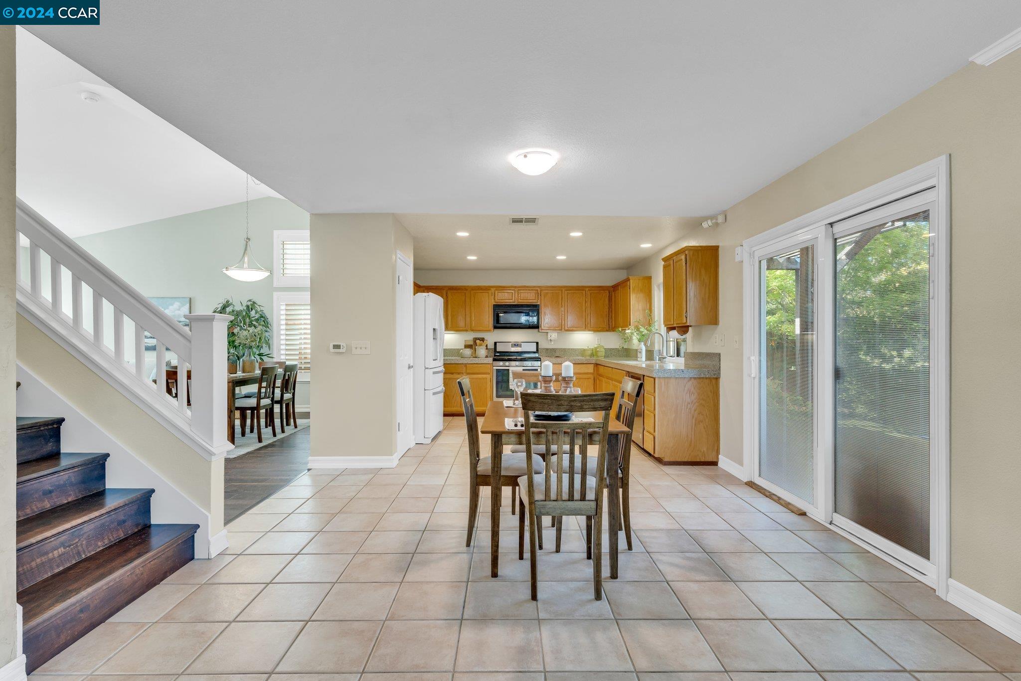 292 Oakwood Cir