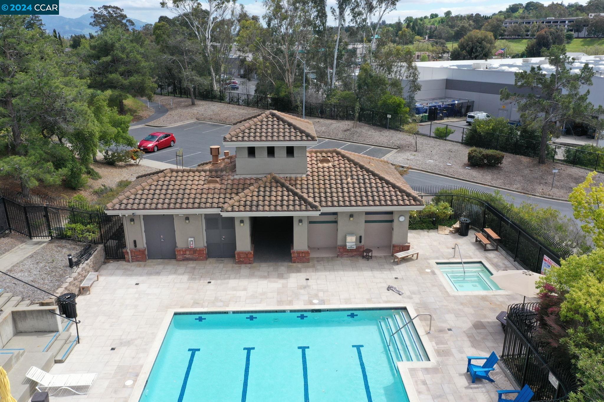 292 Oakwood Cir
