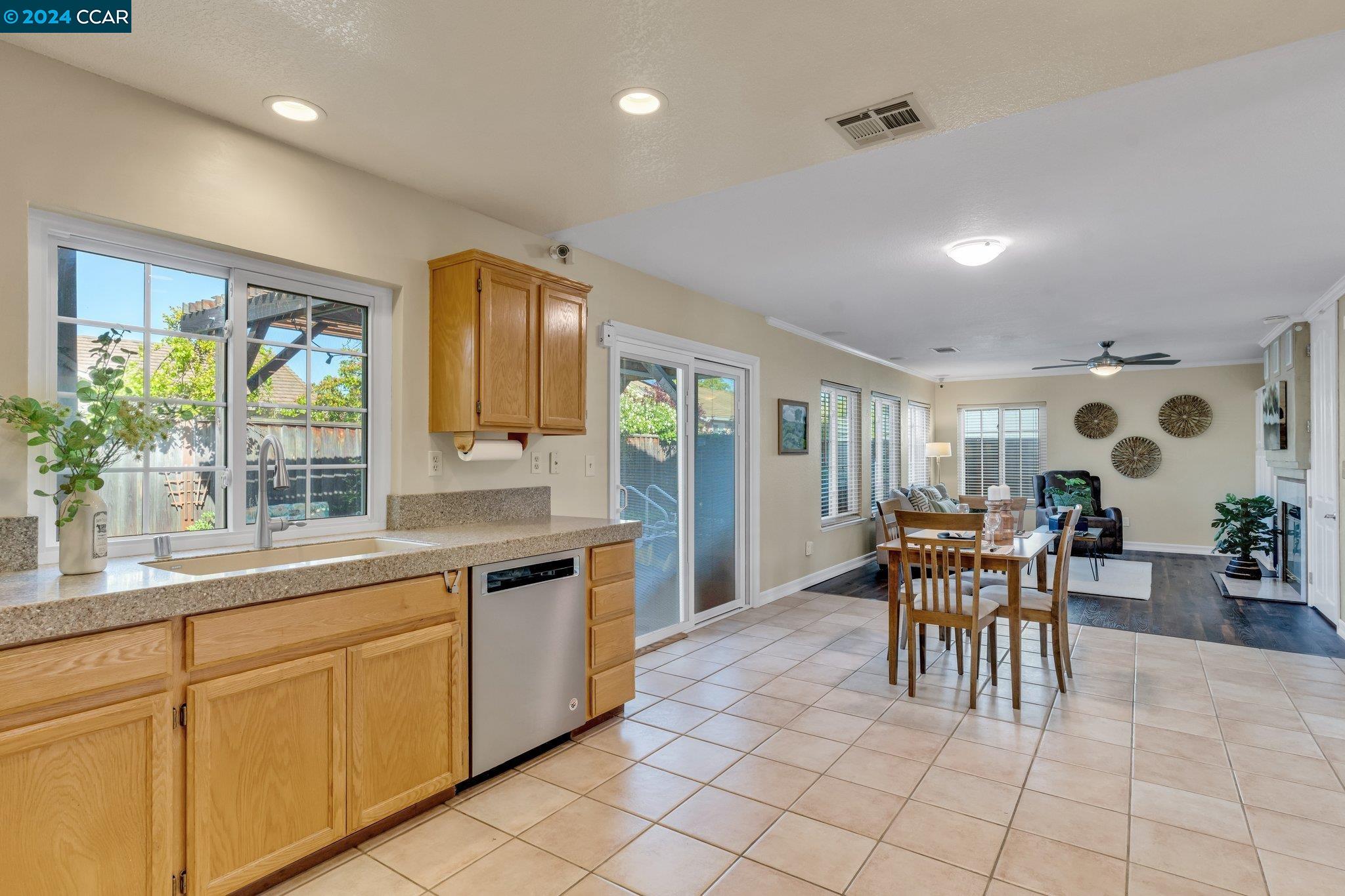 292 Oakwood Cir