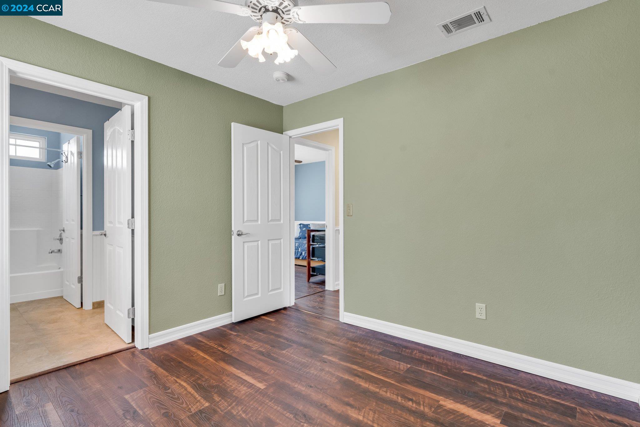 292 Oakwood Cir
