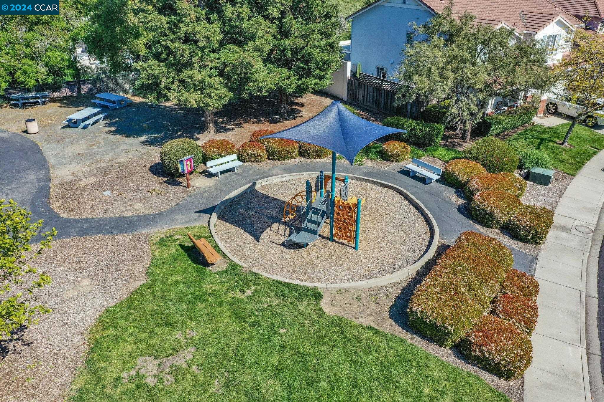 292 Oakwood Cir