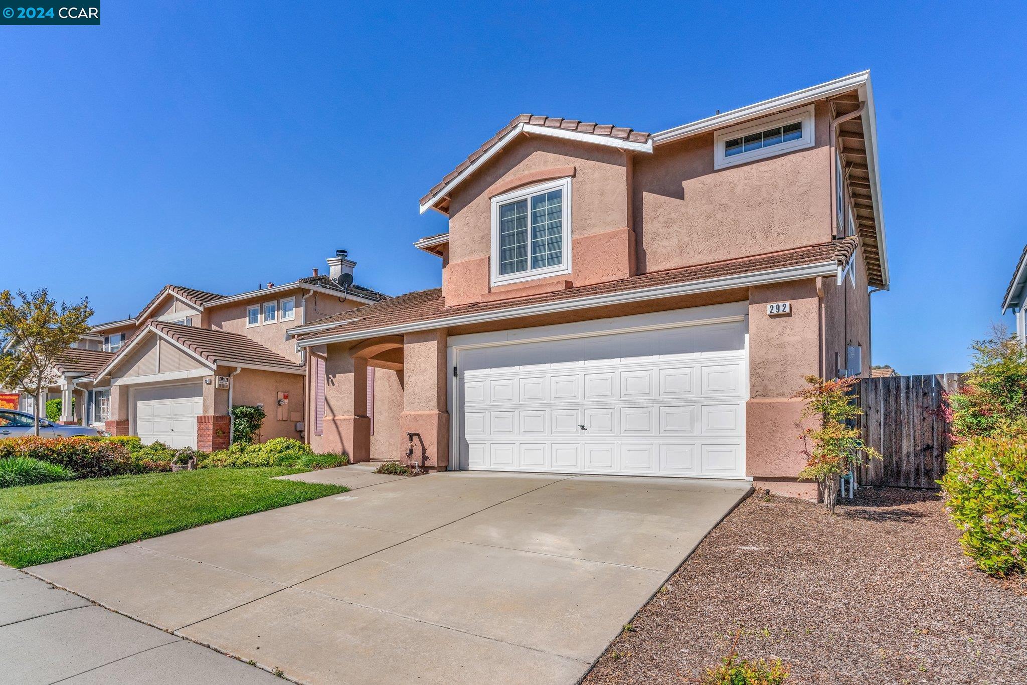 292 Oakwood Cir