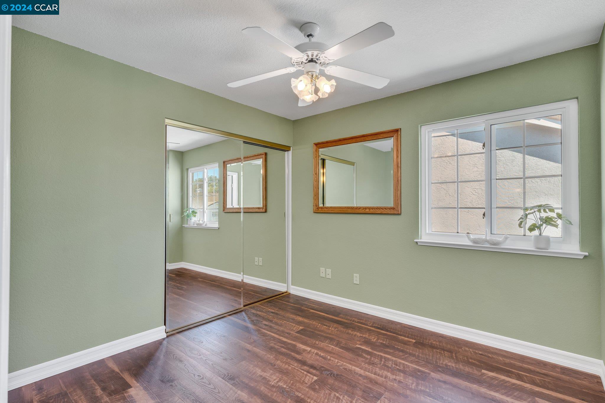 292 Oakwood Cir