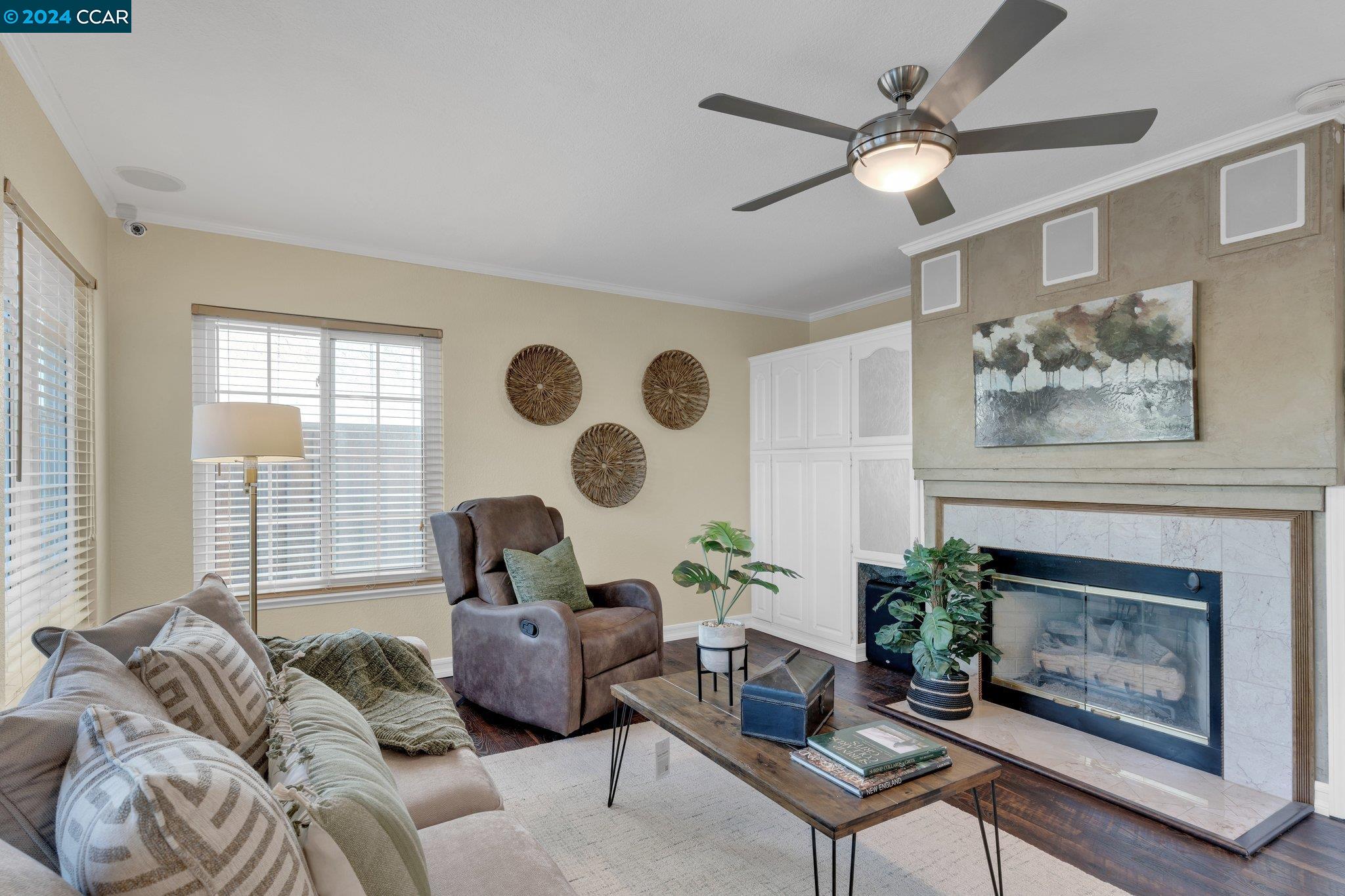 292 Oakwood Cir