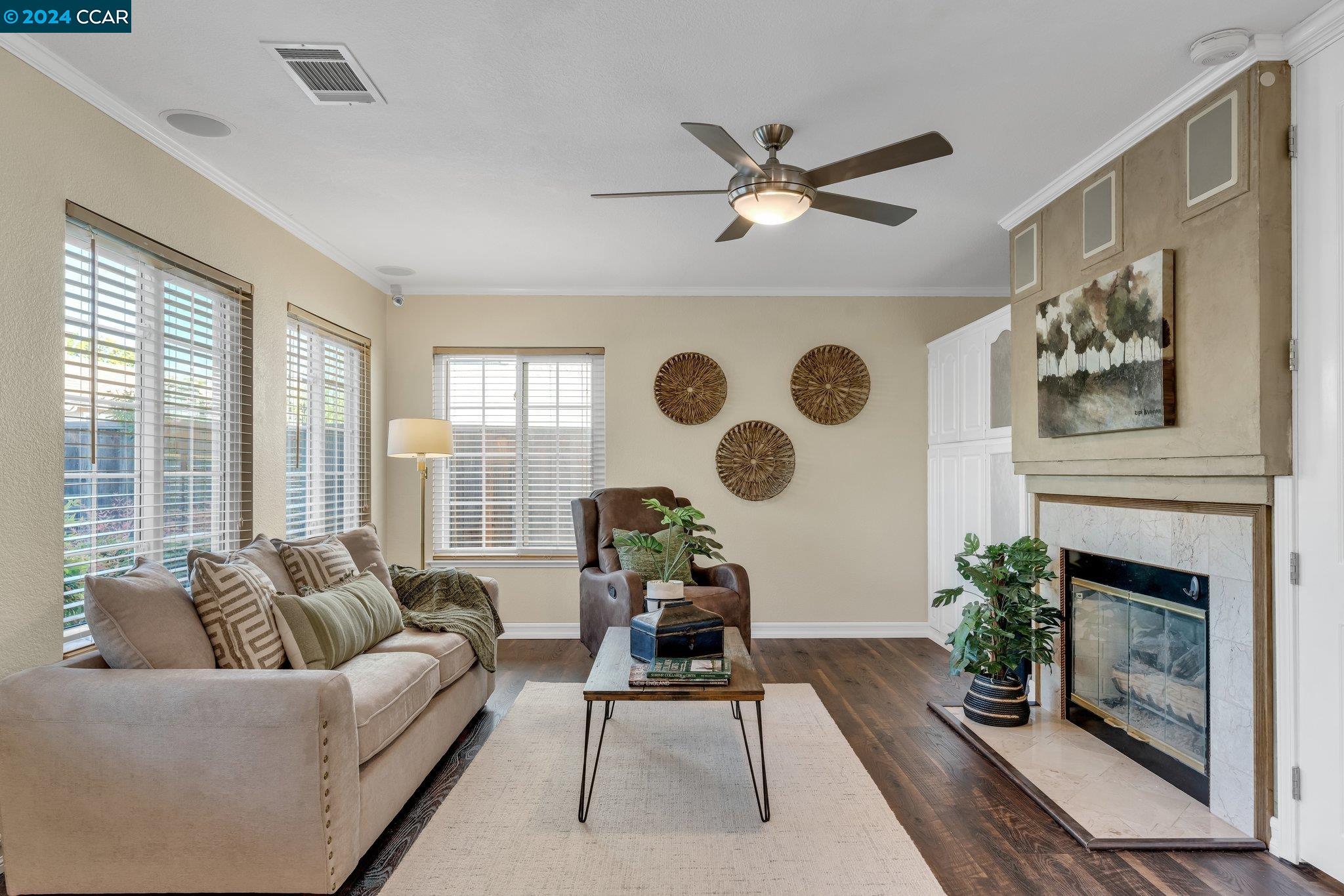 292 Oakwood Cir