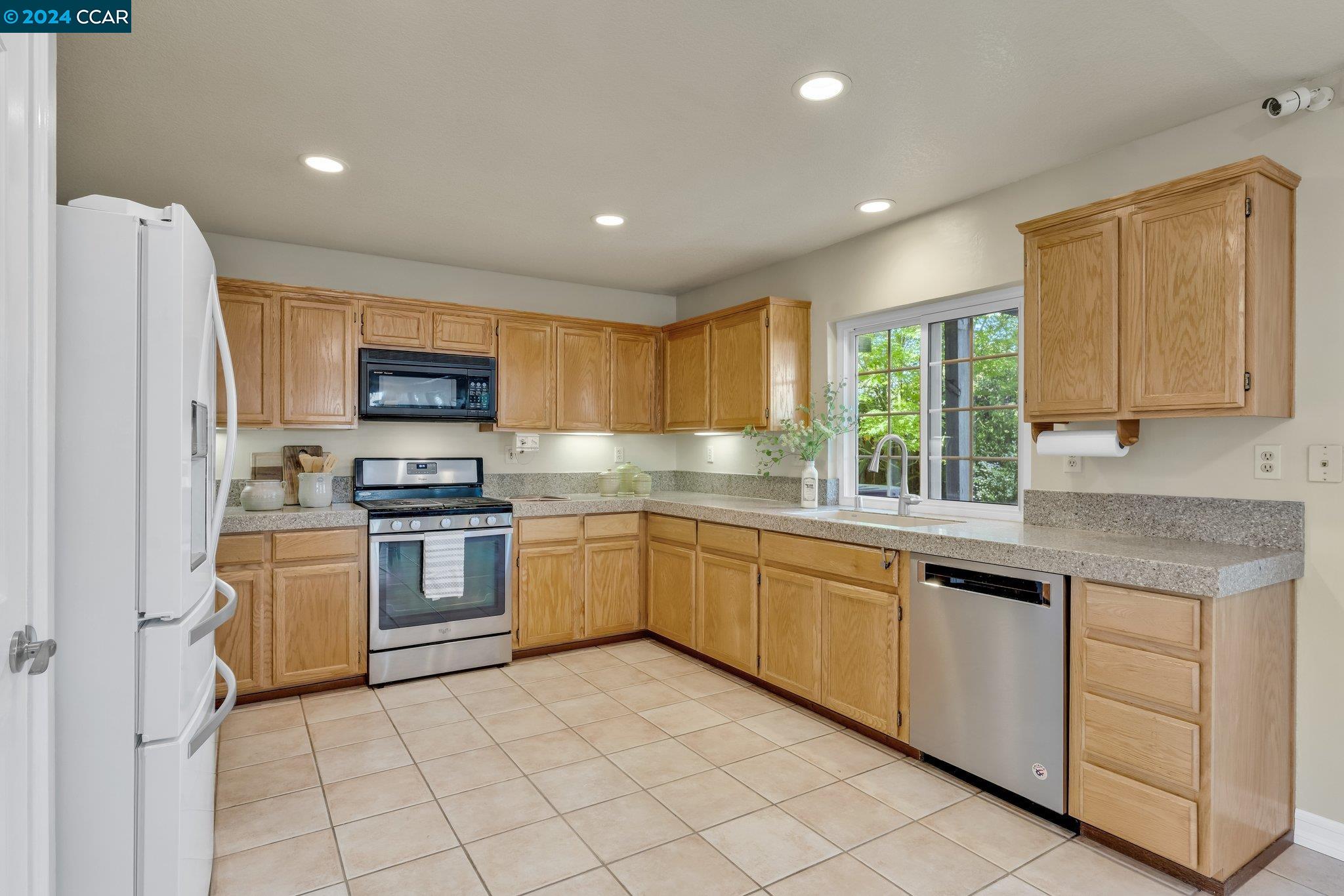 292 Oakwood Cir