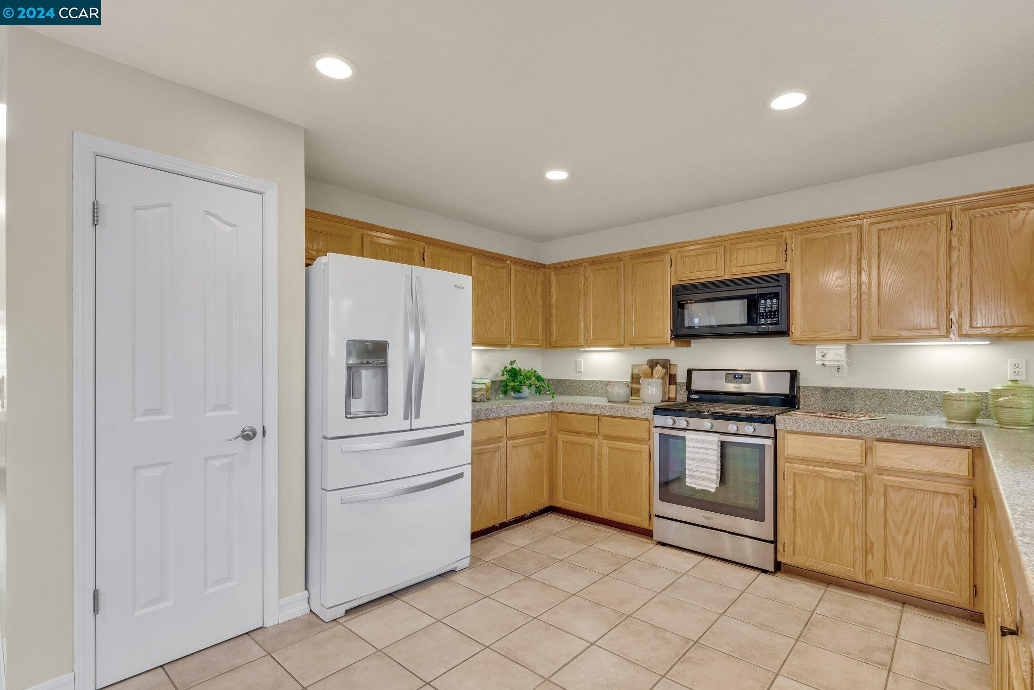 292 Oakwood Cir