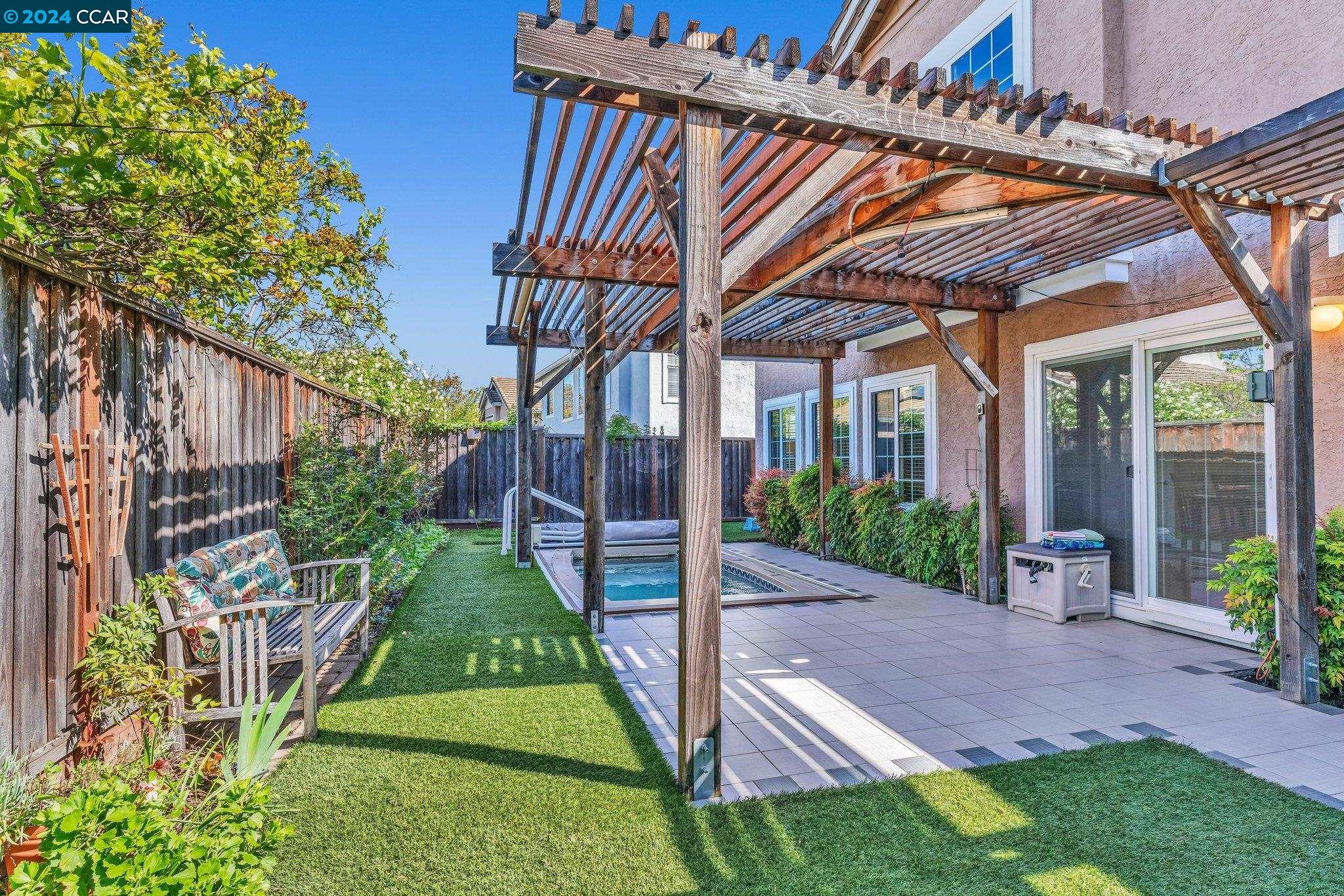 292 Oakwood Cir