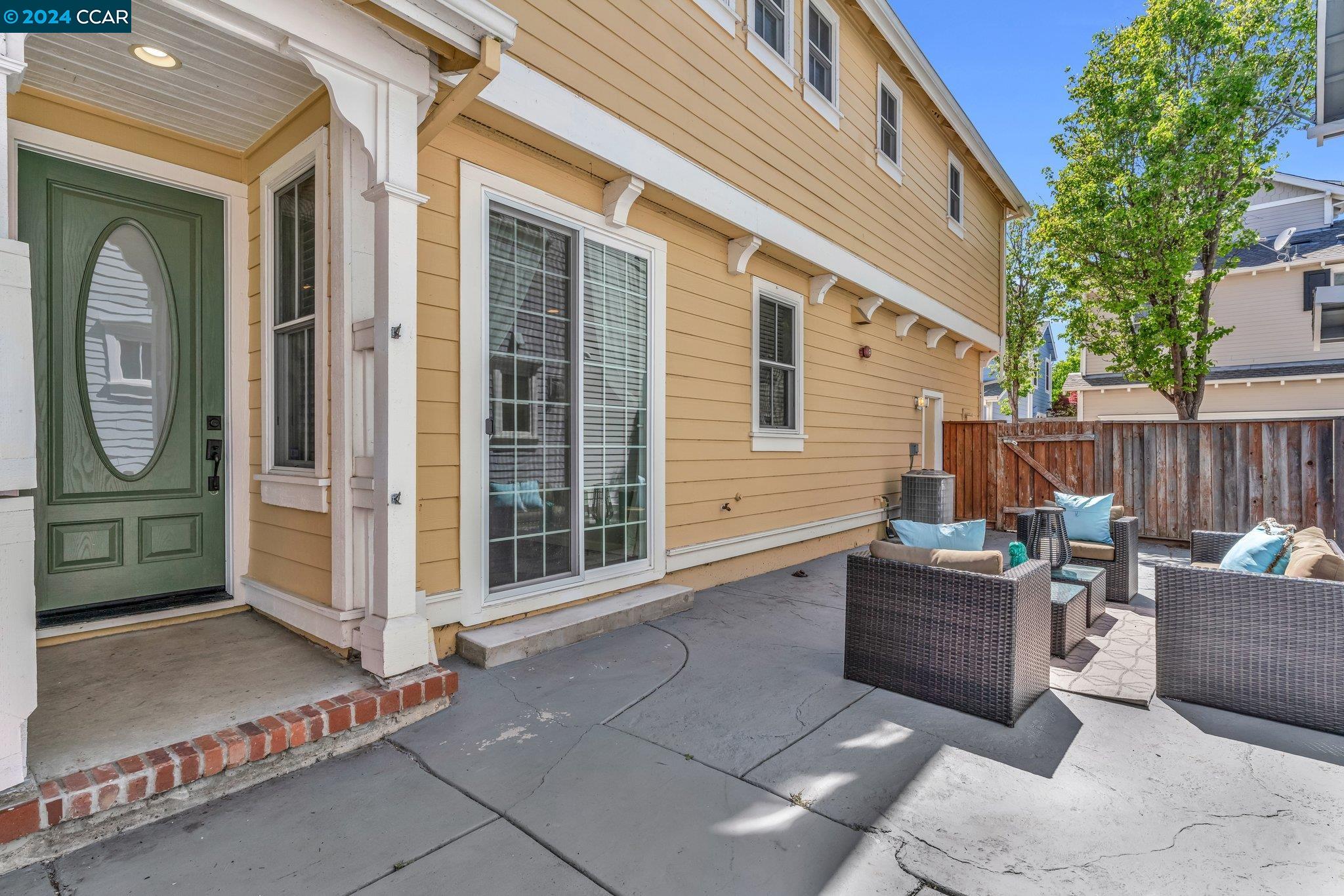 1075 Baywood Ln