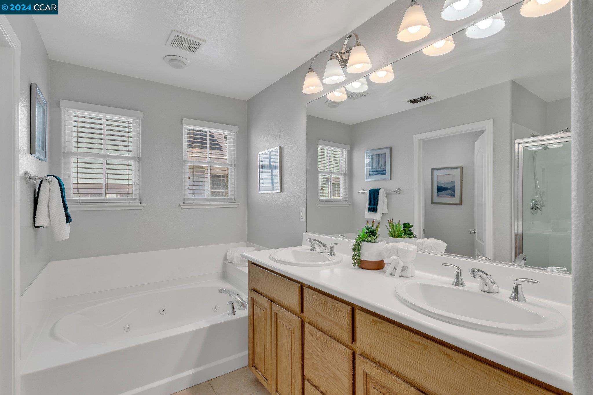 1075 Baywood Ln