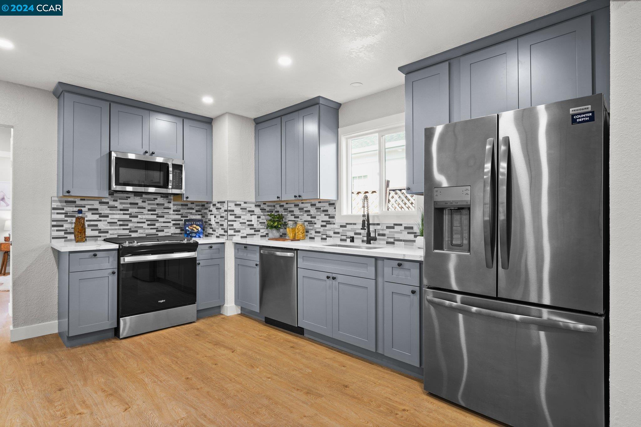 230- 234 Laurel Ave