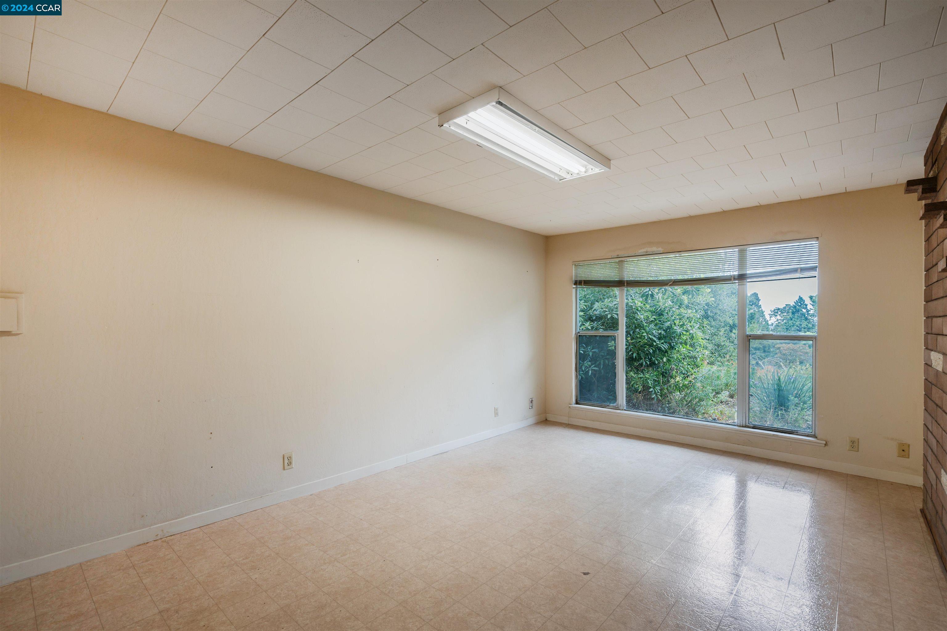 855 Seaview Dr