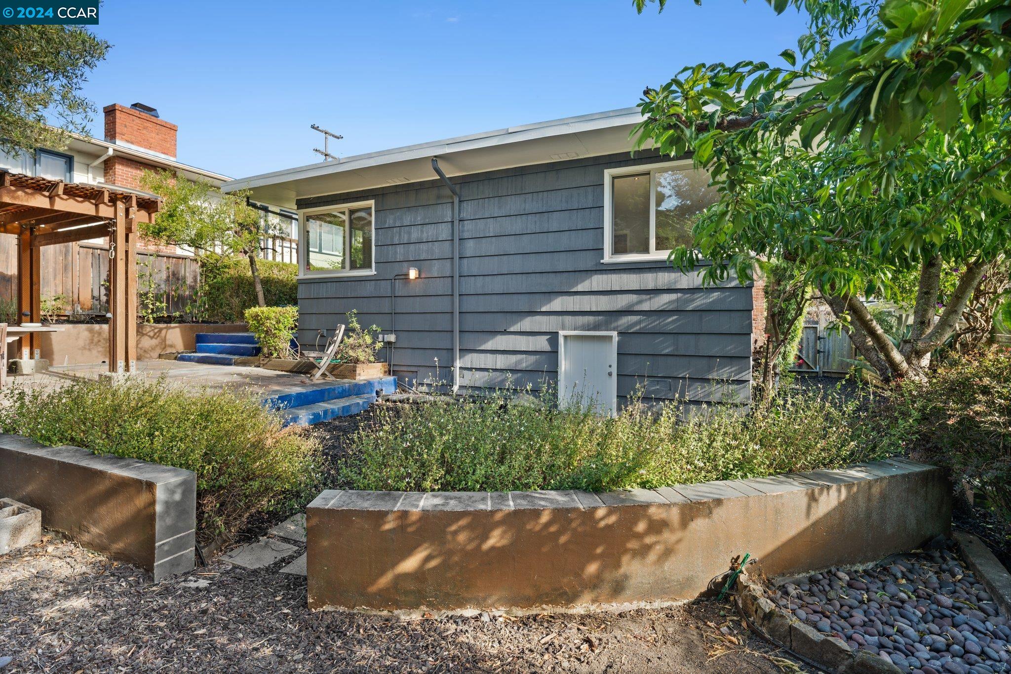 6545 Alta Vista Dr