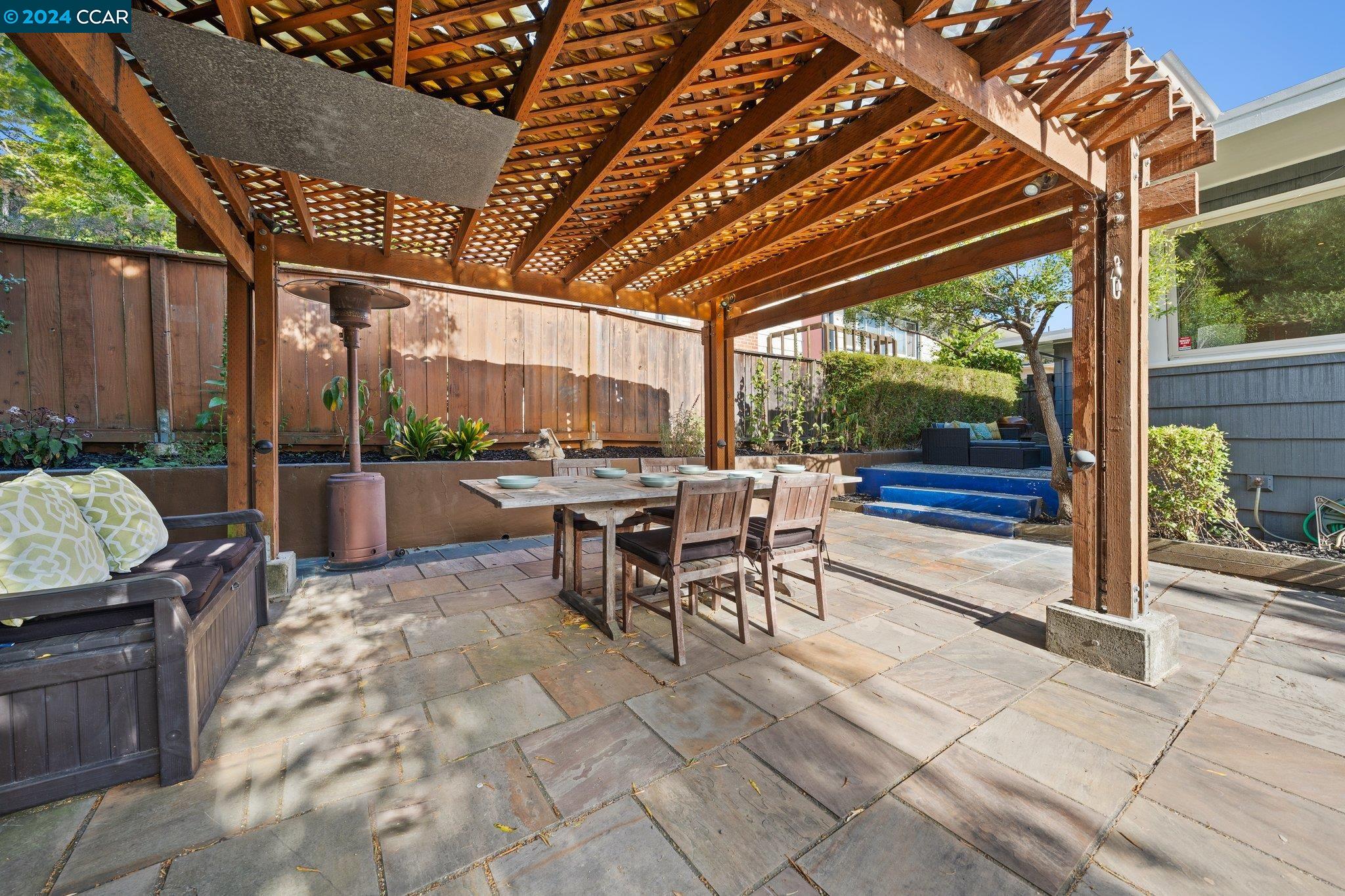 6545 Alta Vista Dr