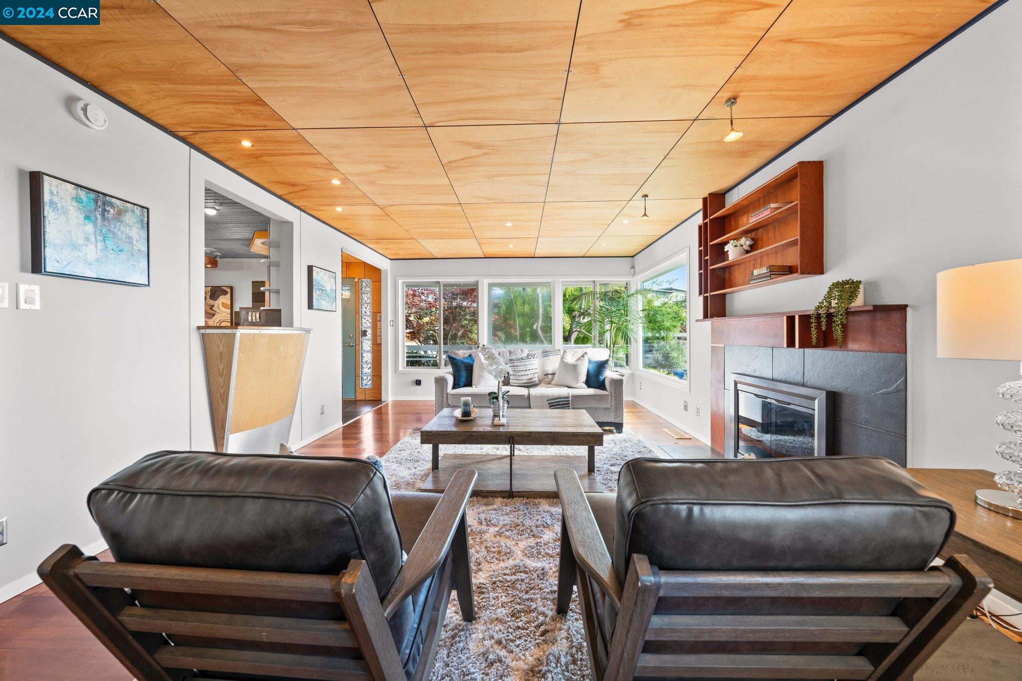 6545 Alta Vista Dr