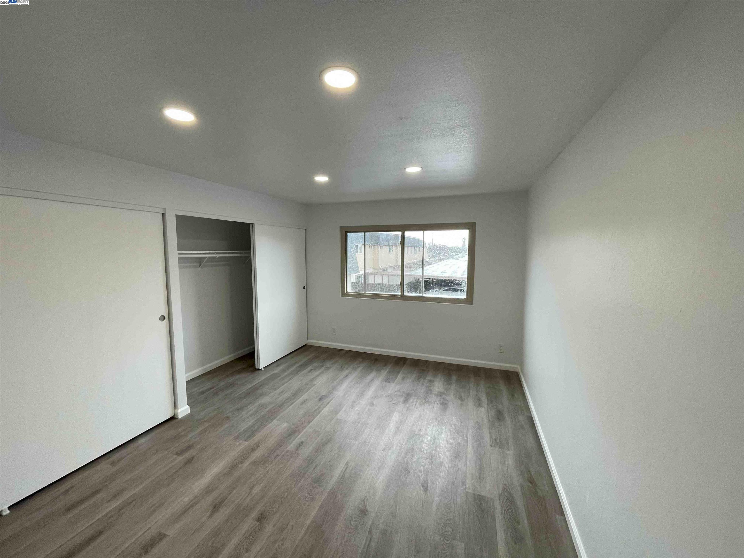 2832 Oliver Dr
