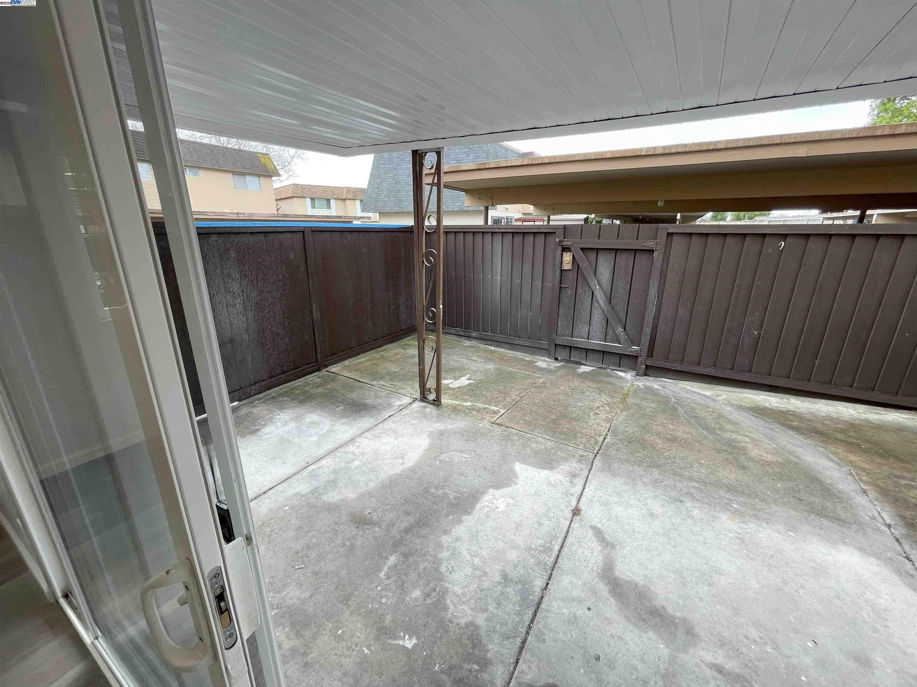 2832 Oliver Dr