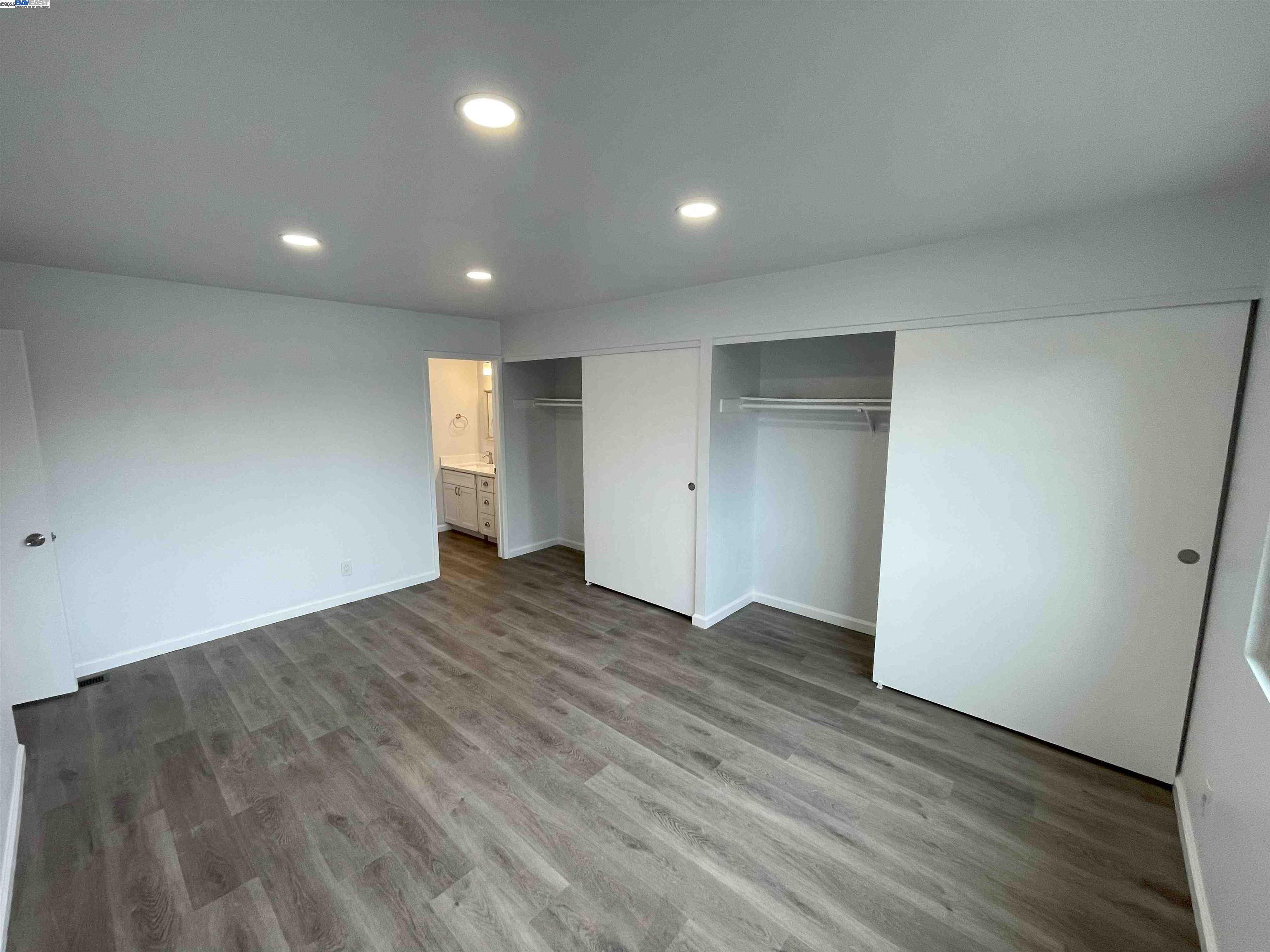 2832 Oliver Dr