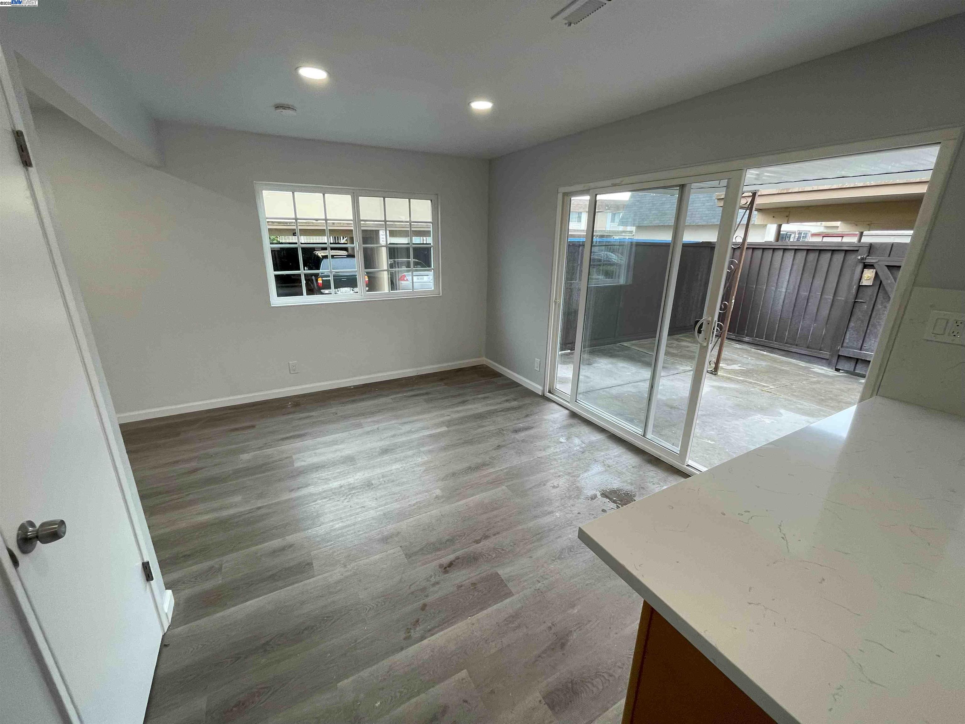 2832 Oliver Dr
