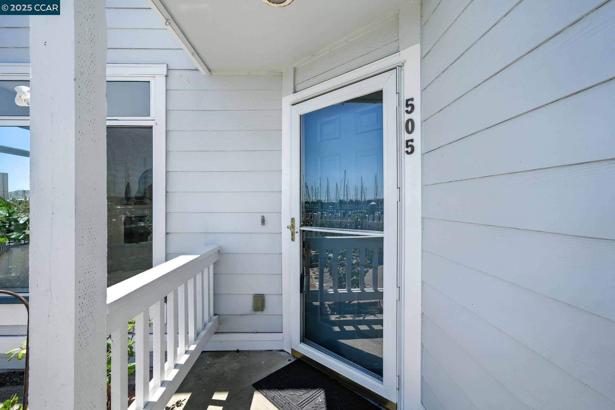 505 Commodore Dr