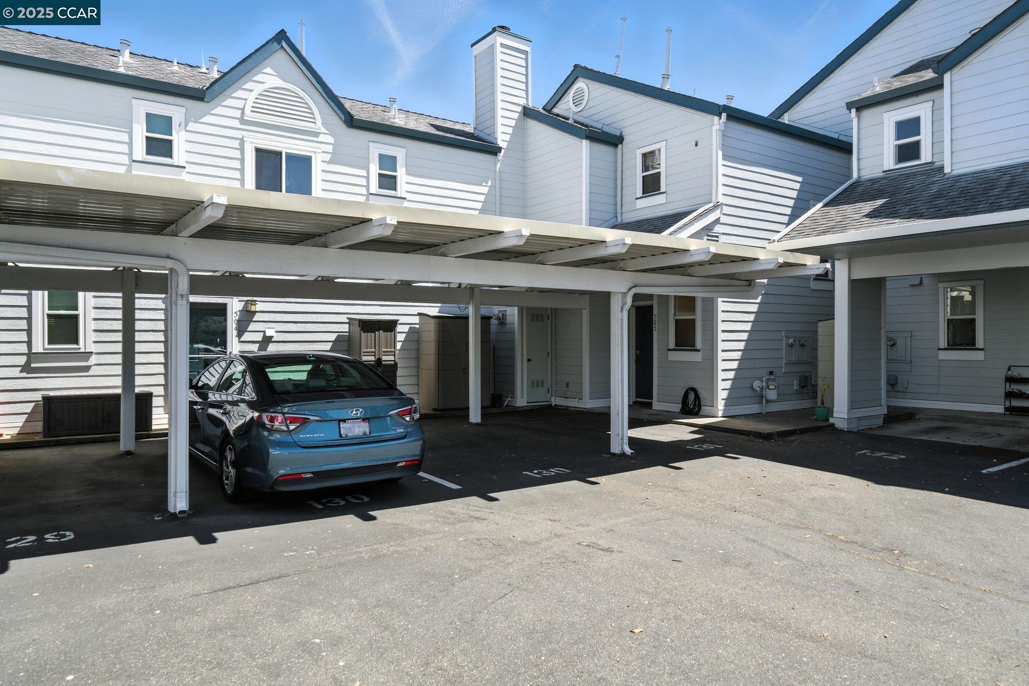 505 Commodore Dr