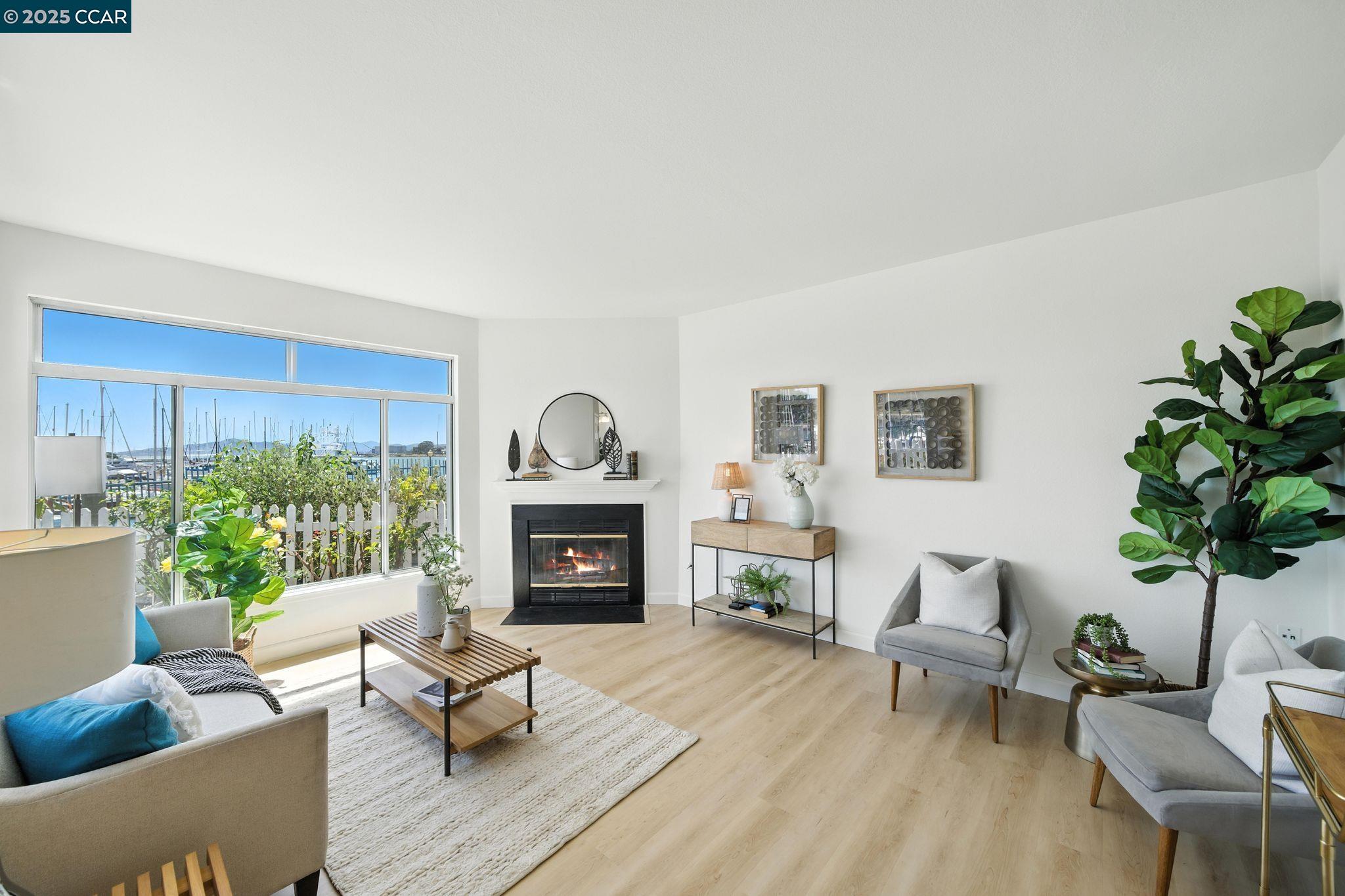 505 Commodore Dr