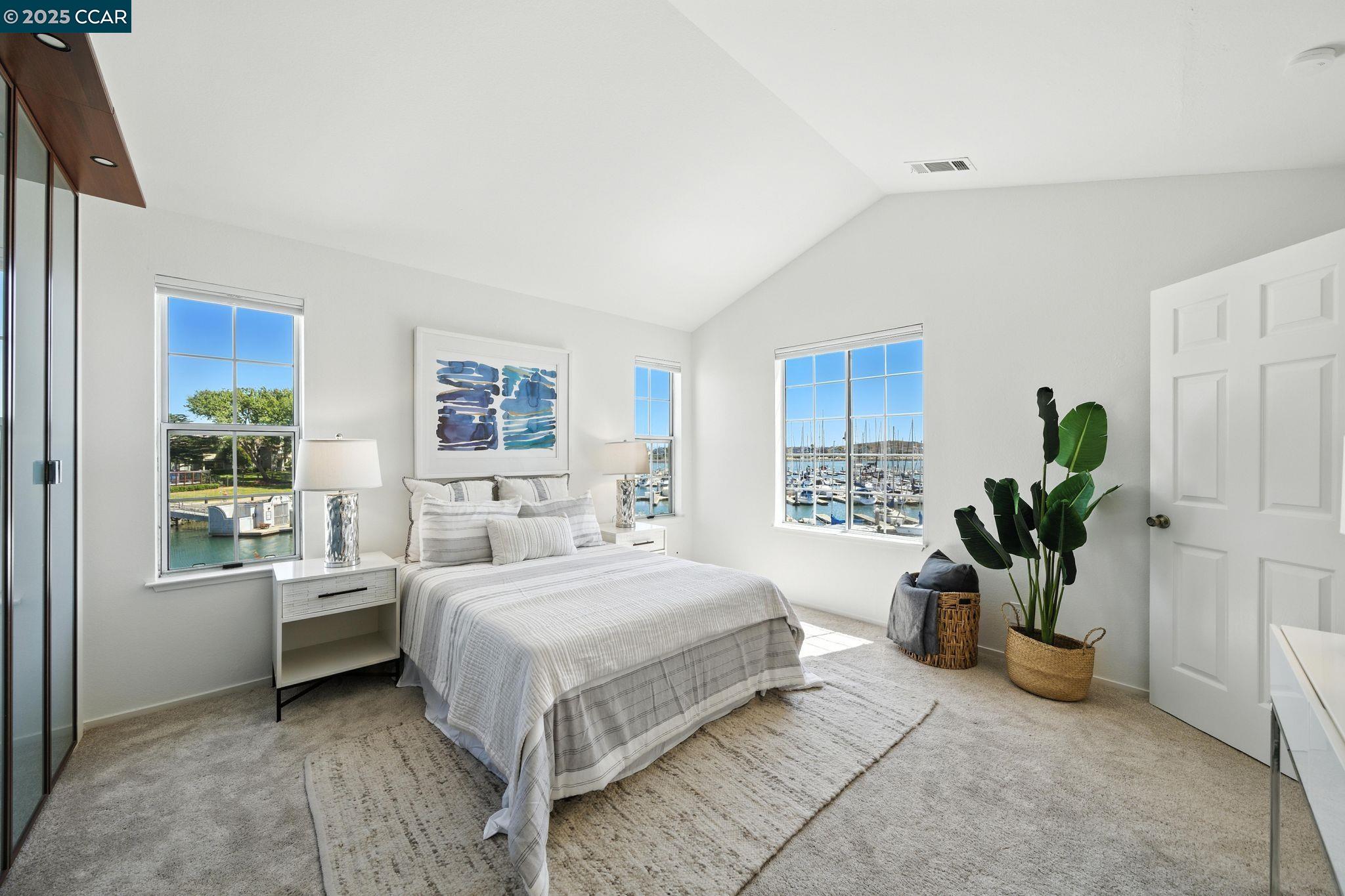 505 Commodore Dr