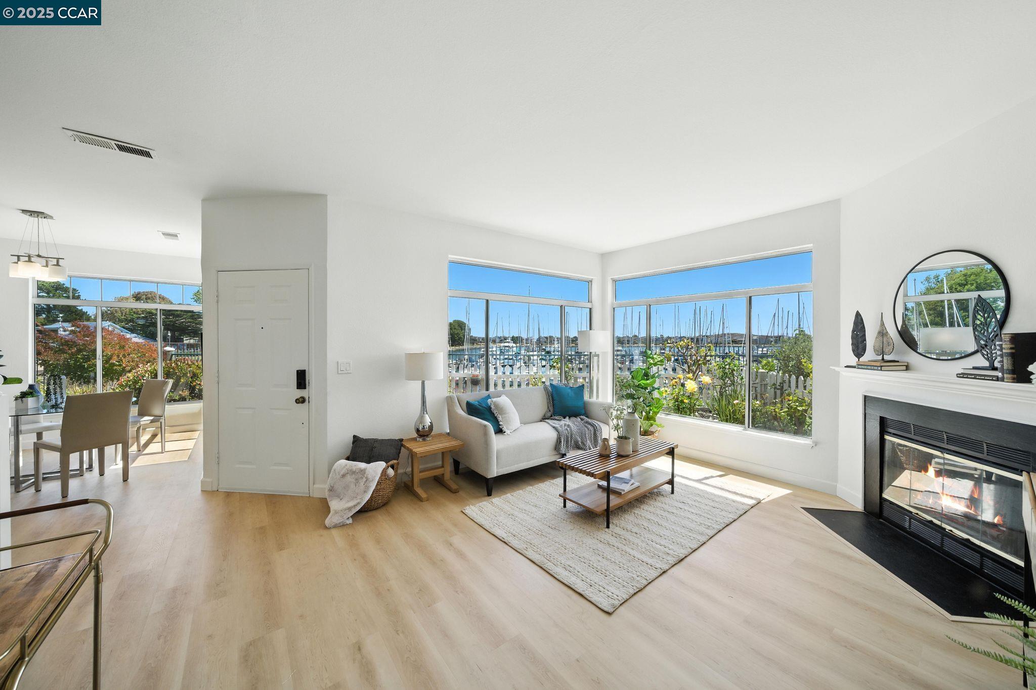 505 Commodore Dr