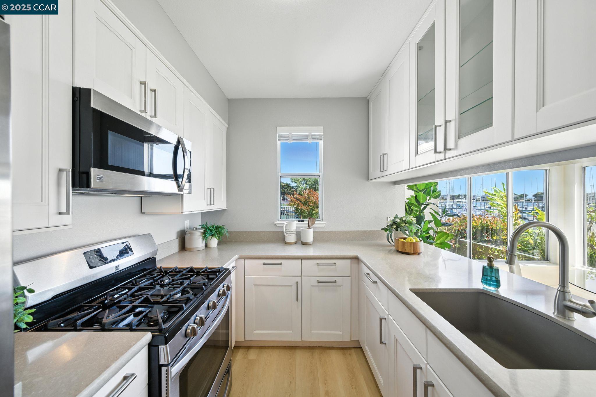 505 Commodore Dr