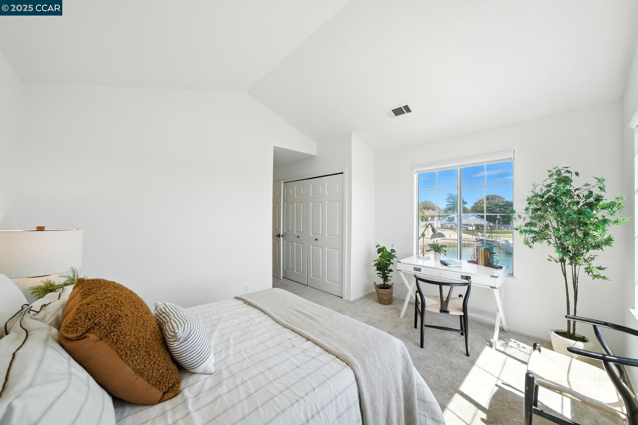 505 Commodore Dr