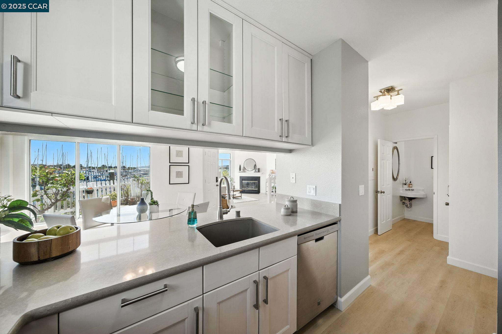 505 Commodore Dr