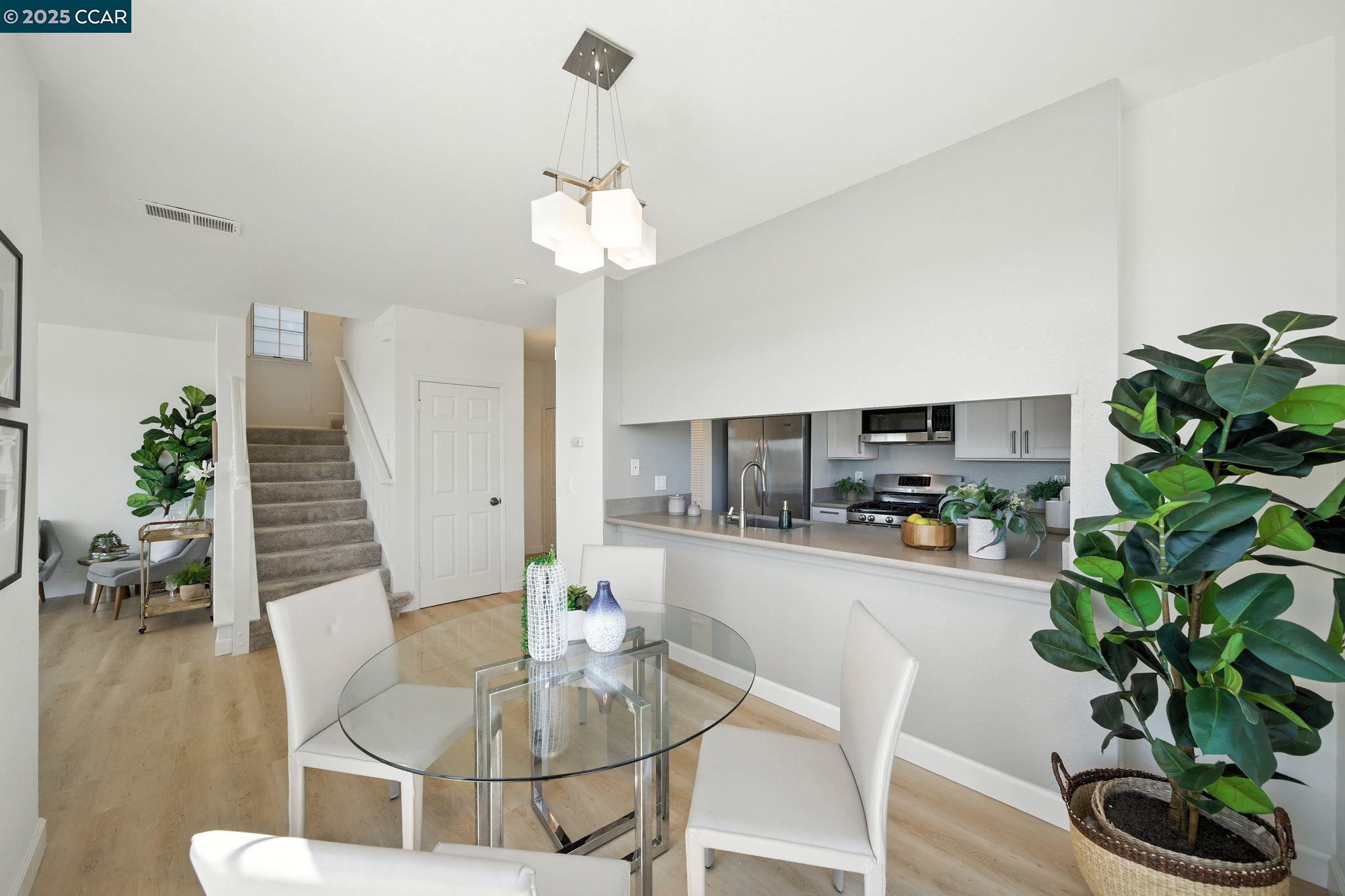 505 Commodore Dr