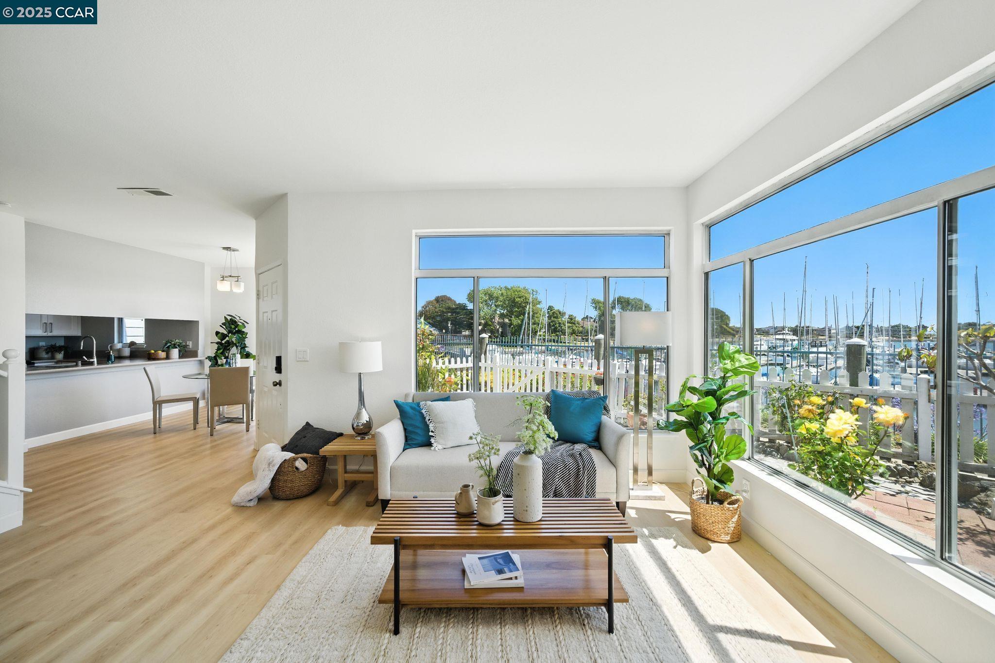 505 Commodore Dr