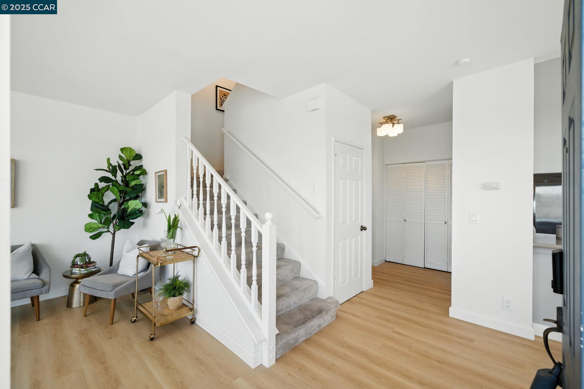 505 Commodore Dr