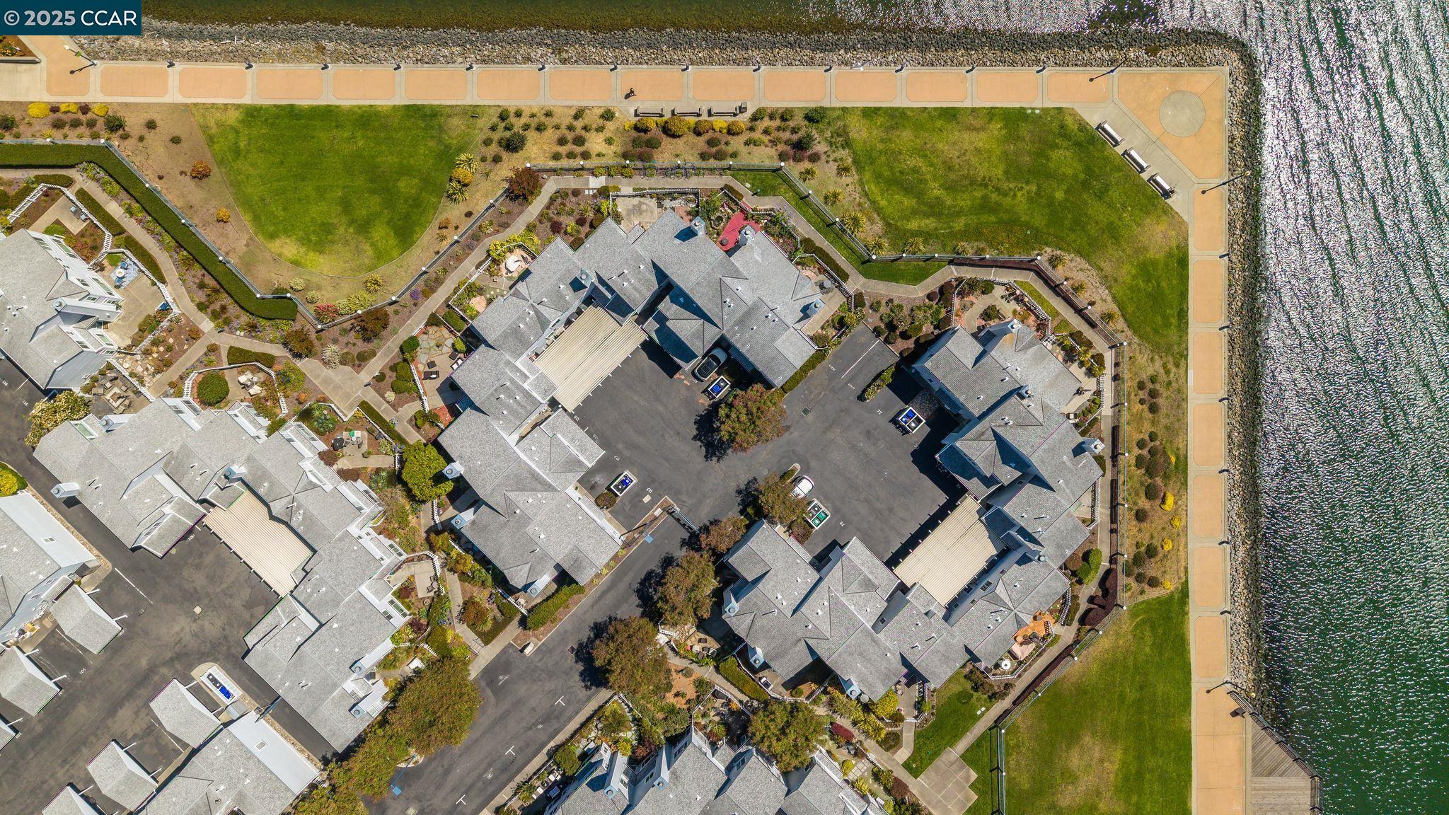 505 Commodore Dr