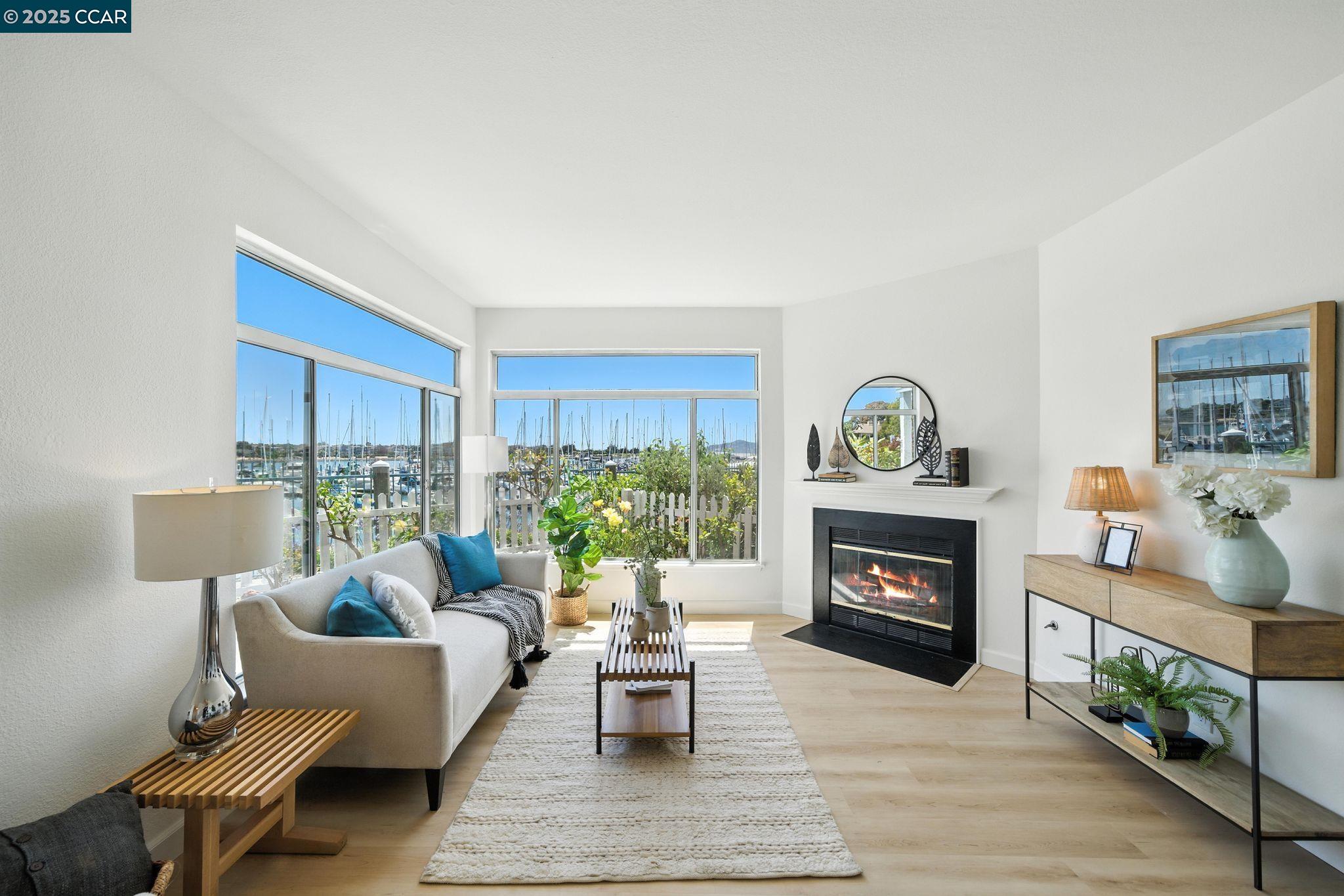 505 Commodore Dr