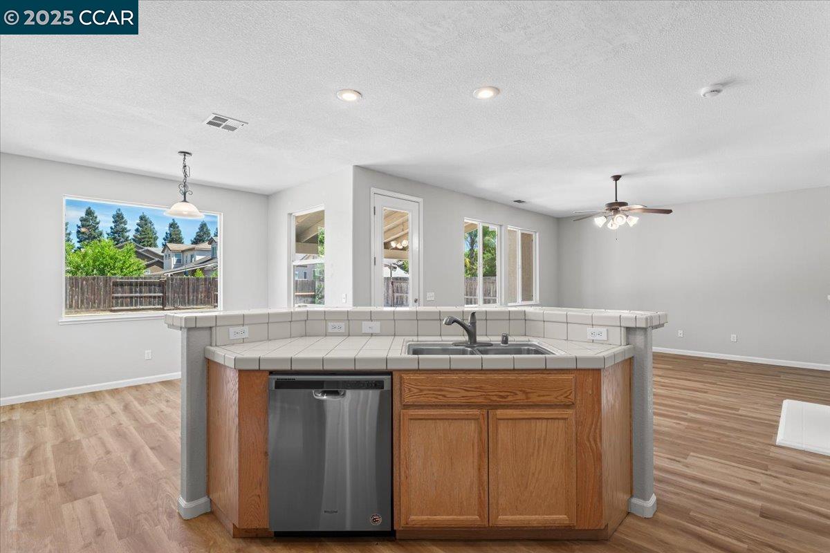 4540 Sunny Oak Dr