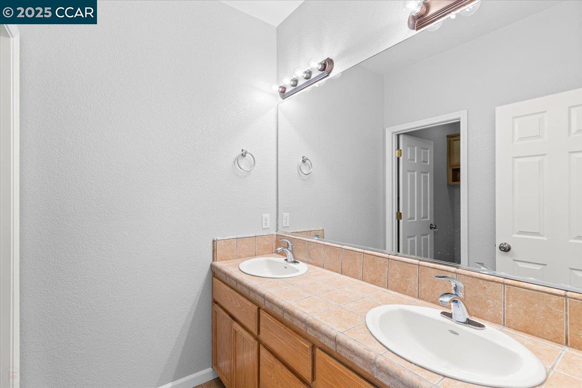 4540 Sunny Oak Dr