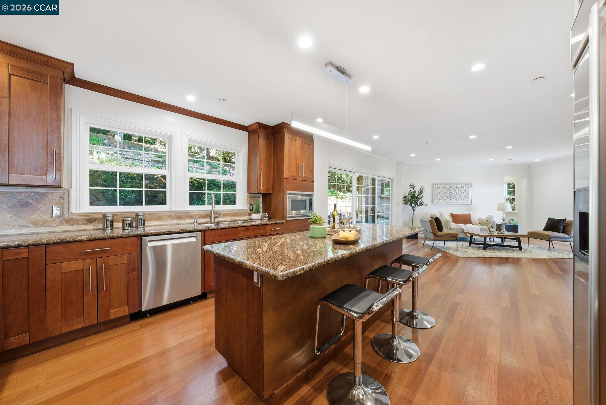 8 Millbrae Cir