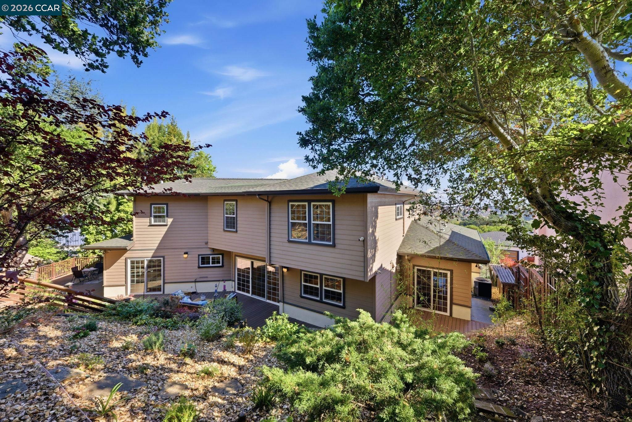 8 Millbrae Cir